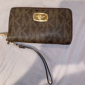 Michael Kors wallet/wristlet